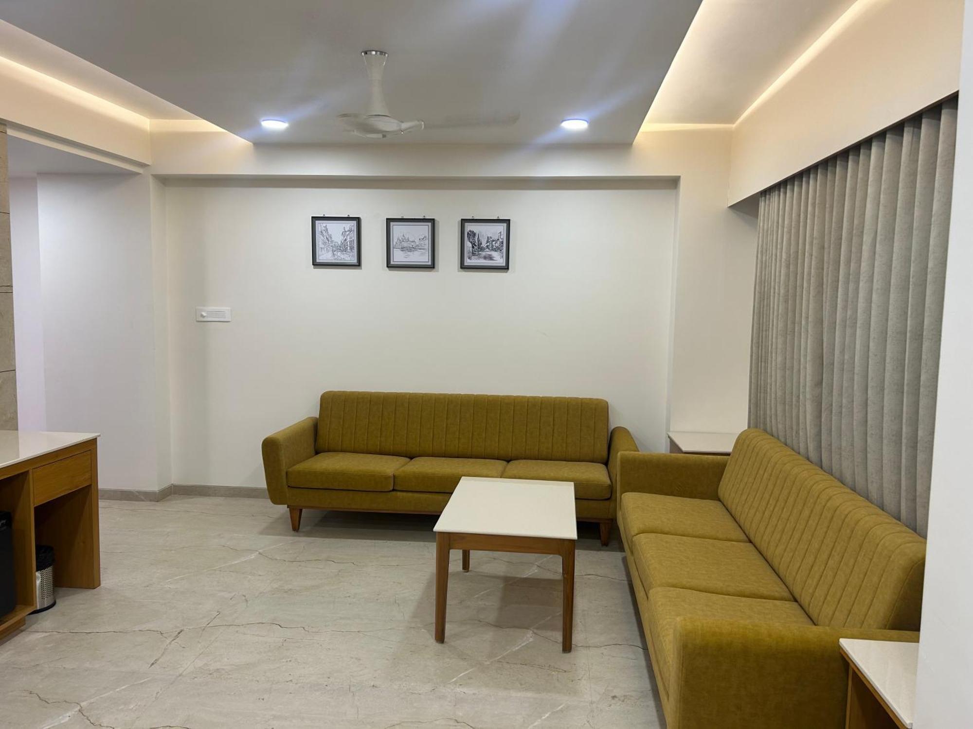 אחמדאבאד Hotel Flourish International מראה חיצוני תמונה